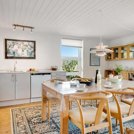 Vakantiehuis Gorica - 200m To The Fjord By Interhome